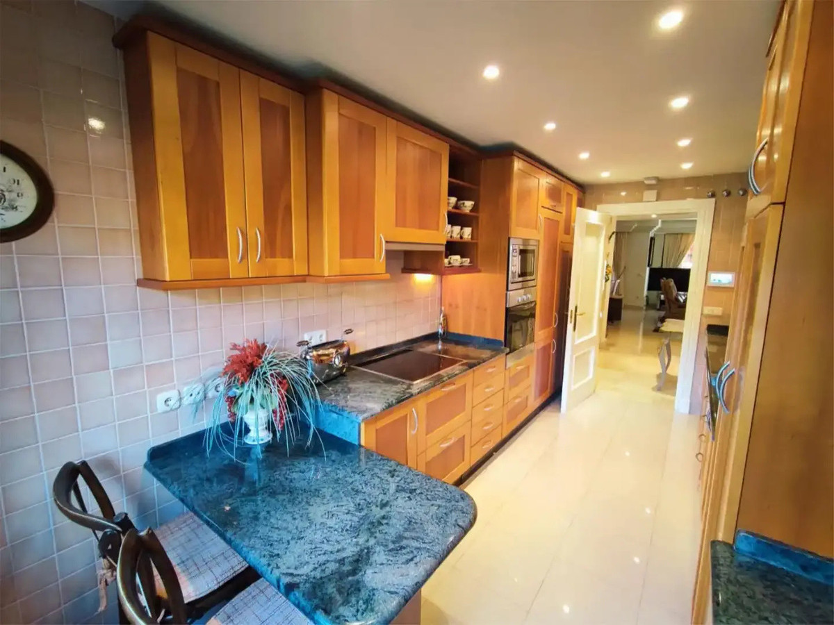 2 Bed Apartment for sale in Nueva Andalucía Costa Del Sol, Málaga, Spain