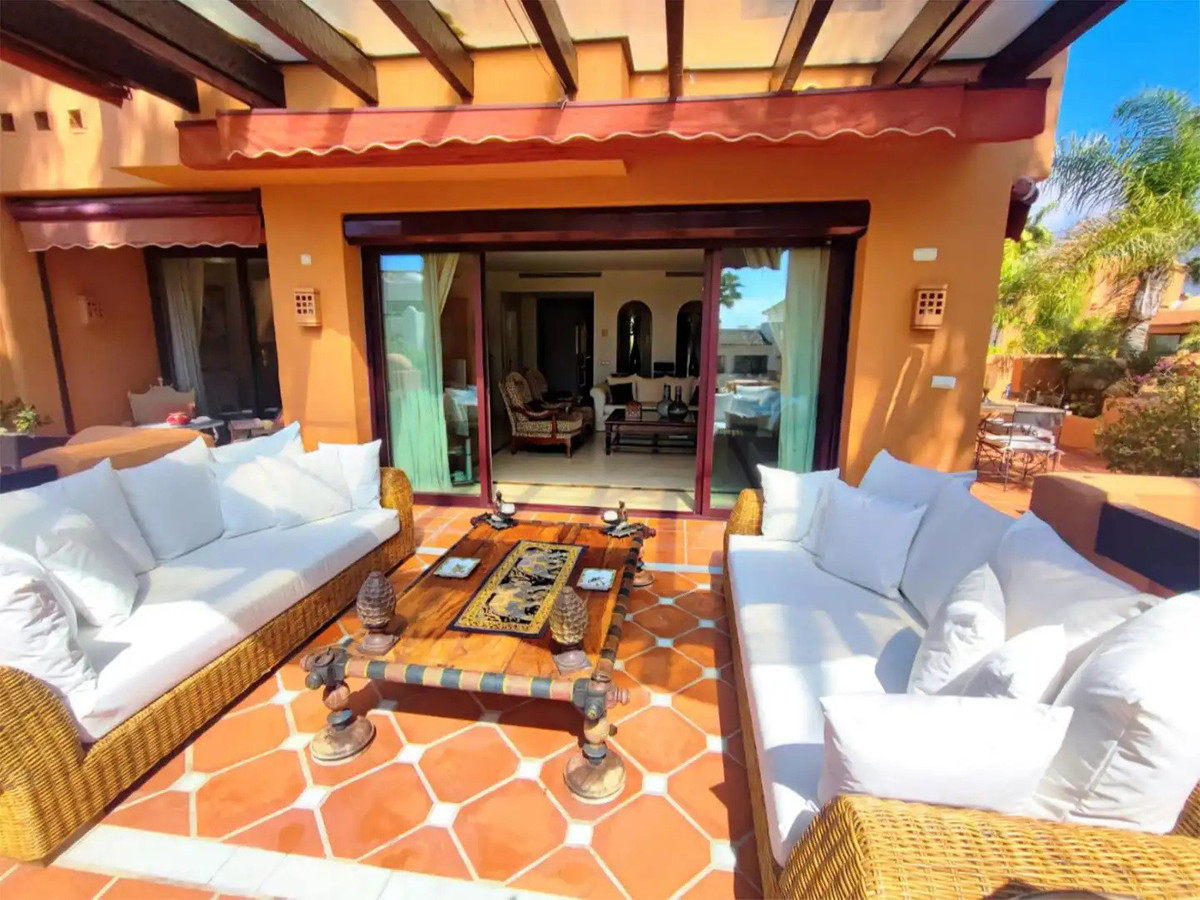 2 Bed Apartment for sale in Nueva Andalucía Costa Del Sol, Málaga, Spain