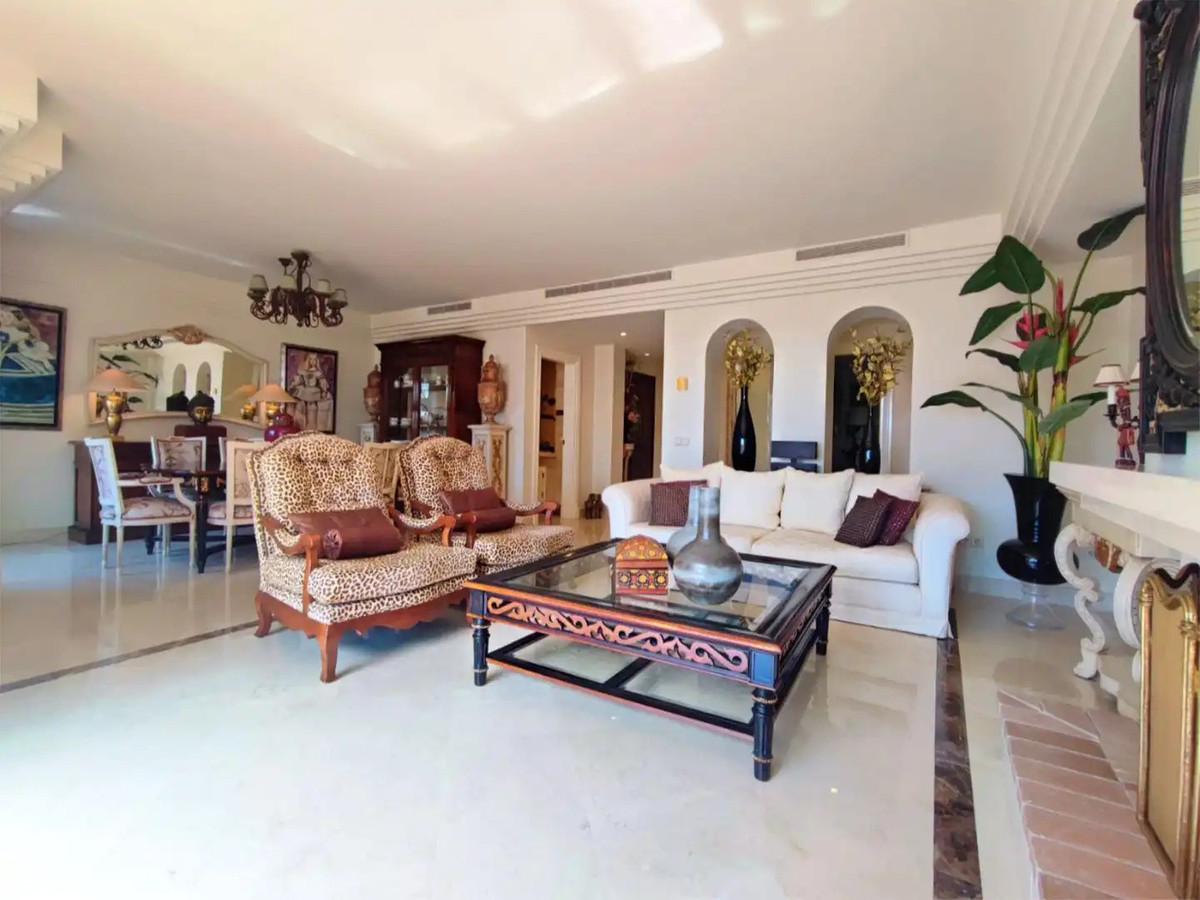 2 Bed Apartment for sale in Nueva Andalucía Costa Del Sol, Málaga, Spain