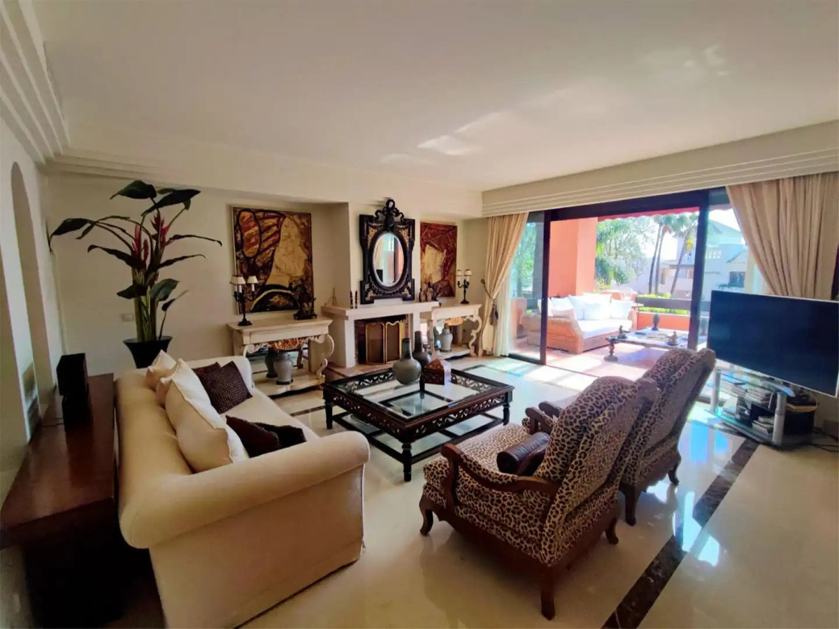2 Bed Apartment for sale in Nueva Andalucía Costa Del Sol, Málaga, Spain