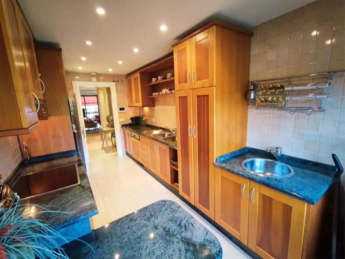 2 Bed Apartment for sale in Nueva Andalucía Costa Del Sol, Málaga, Spain