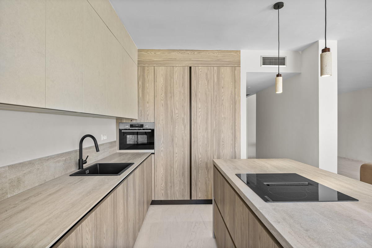 3 Bed Apartment for sale in Estepona Costa Del Sol, Málaga, Spain