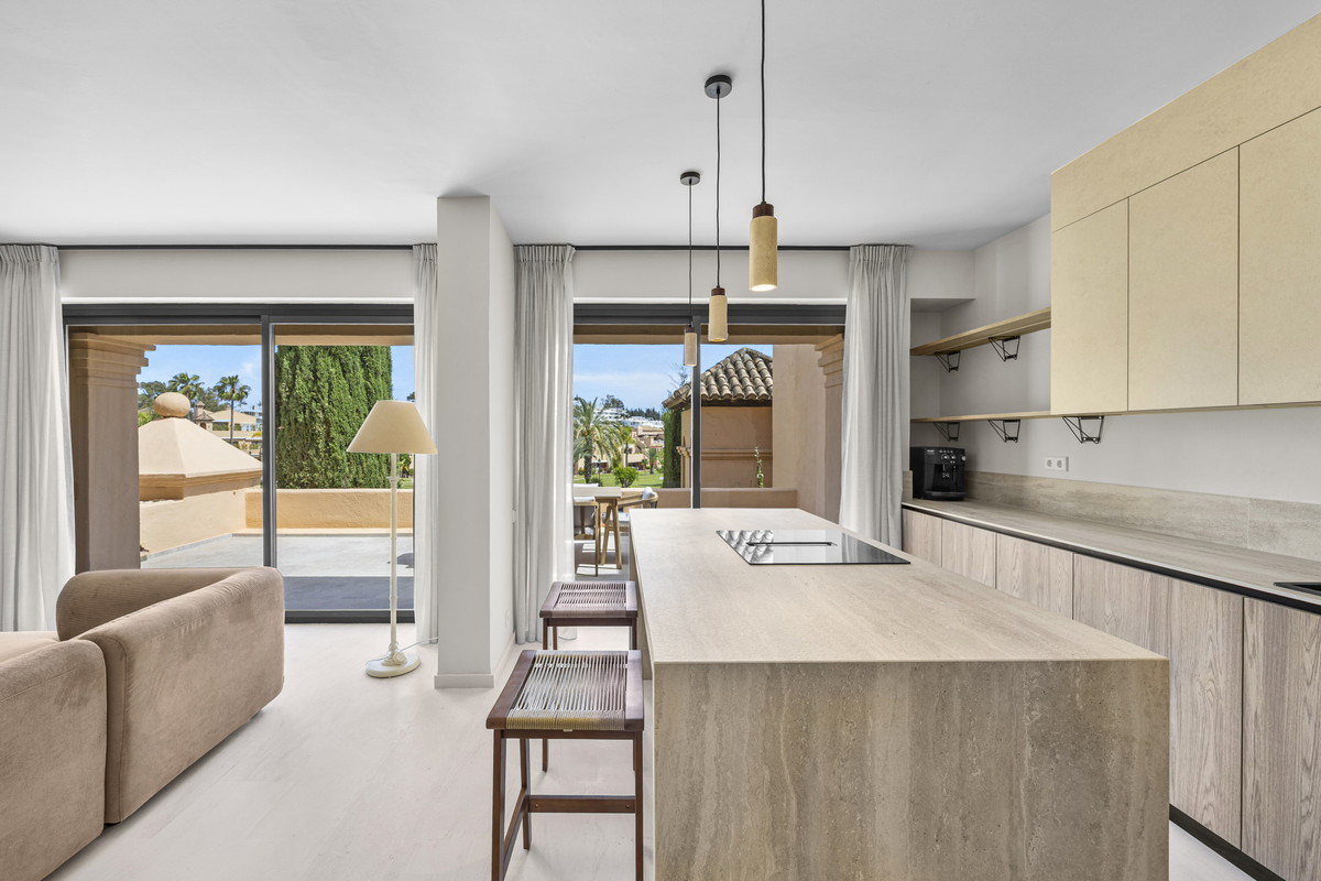 3 Bed Apartment for sale in Estepona Costa Del Sol, Málaga, Spain