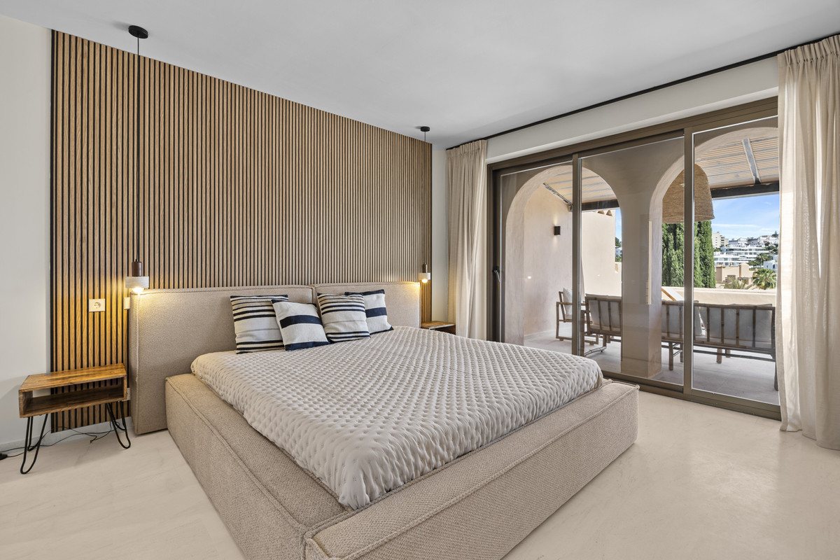 3 Bed Apartment for sale in Estepona Costa Del Sol, Málaga, Spain