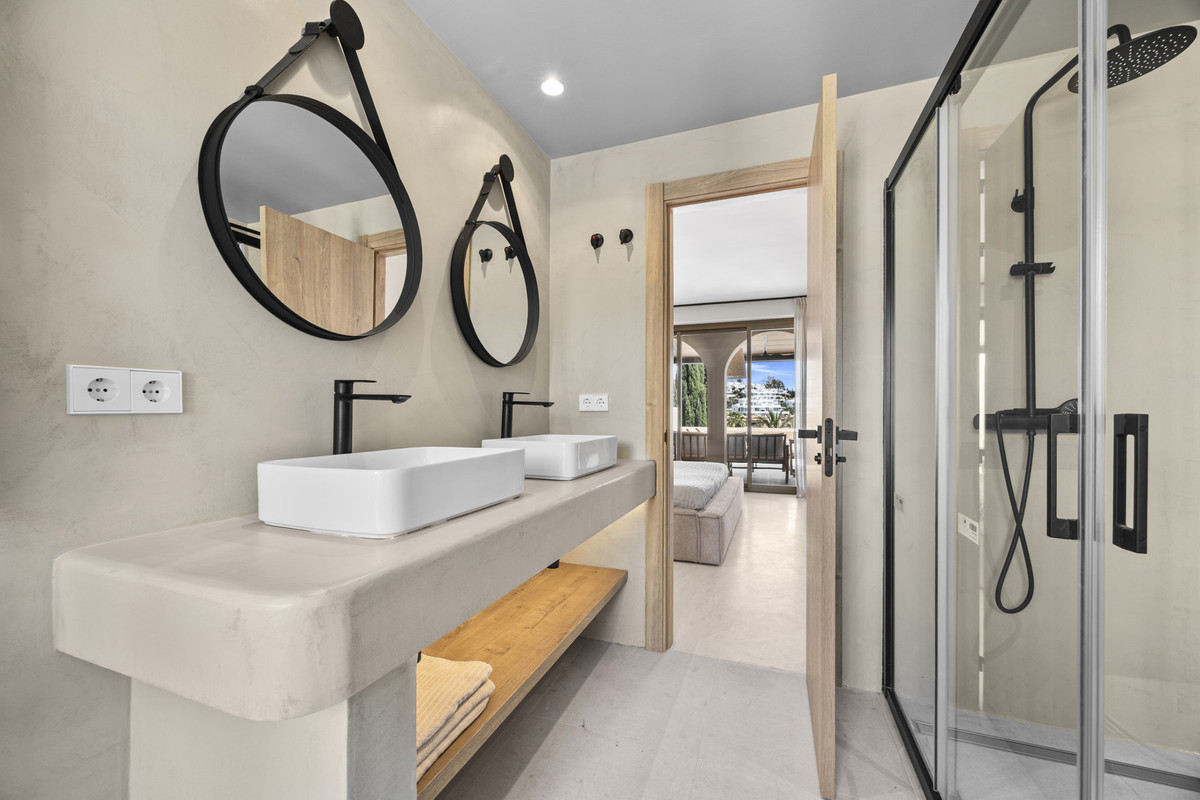 3 Bed Apartment for sale in Estepona Costa Del Sol, Málaga, Spain
