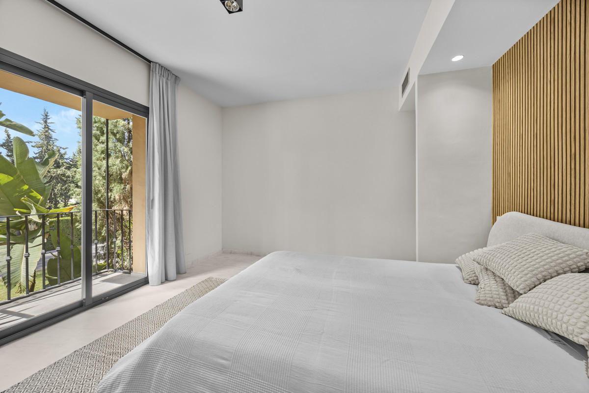 3 Bed Apartment for sale in Estepona Costa Del Sol, Málaga, Spain