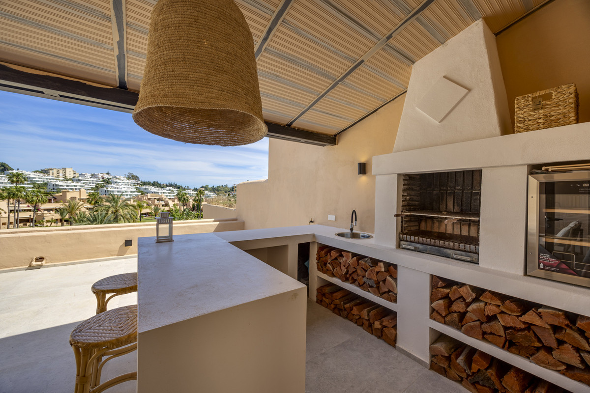 3 Bed Apartment for sale in Estepona Costa Del Sol, Málaga, Spain