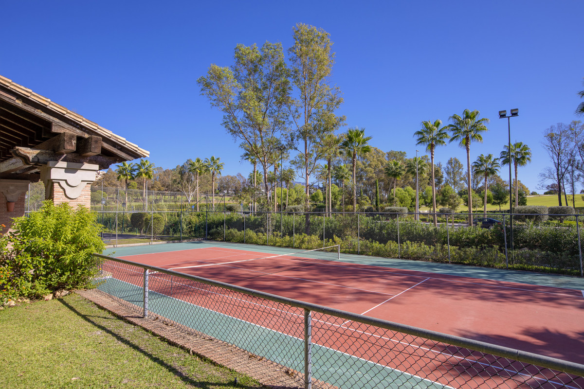 3 Bed Apartment for sale in Estepona Costa Del Sol, Málaga, Spain