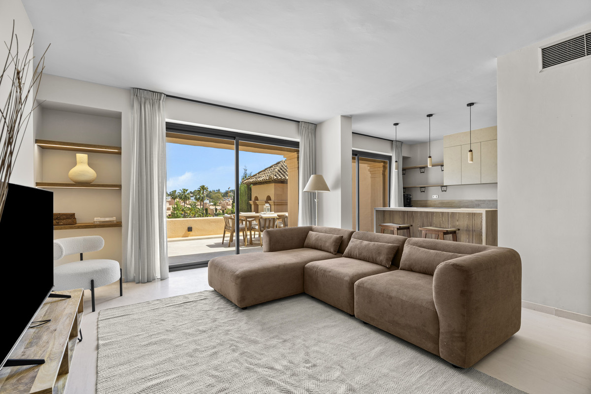 3 Bed Apartment for sale in Estepona Costa Del Sol, Málaga, Spain