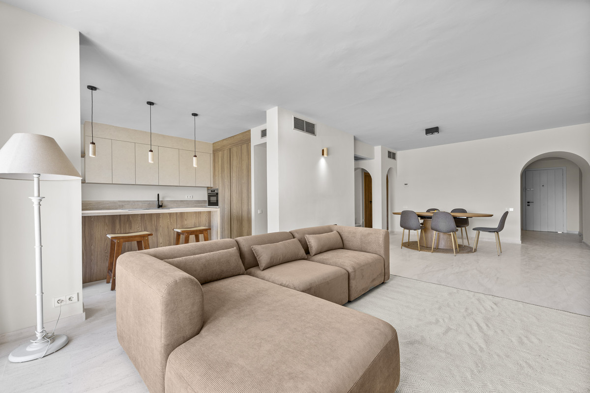 3 Bed Apartment for sale in Estepona Costa Del Sol, Málaga, Spain