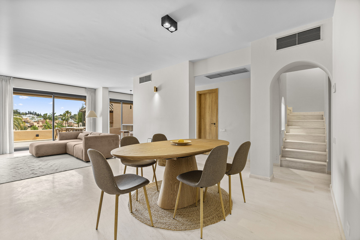 3 Bed Apartment for sale in Estepona Costa Del Sol, Málaga, Spain