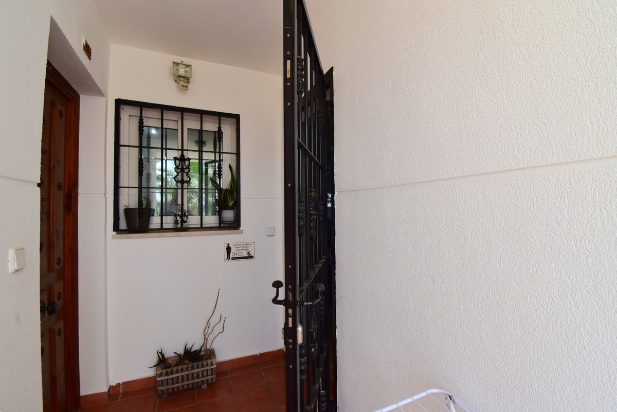 Se vende Apartamento Planta Media de 2 dormitorios en Costa Blanca, Alicante, España