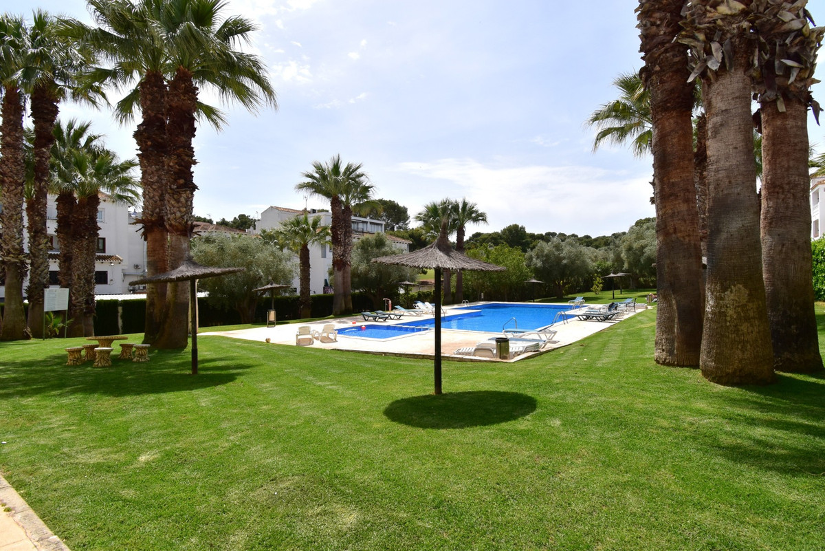 Se vende Apartamento Planta Media de 2 dormitorios en Costa Blanca, Alicante, España