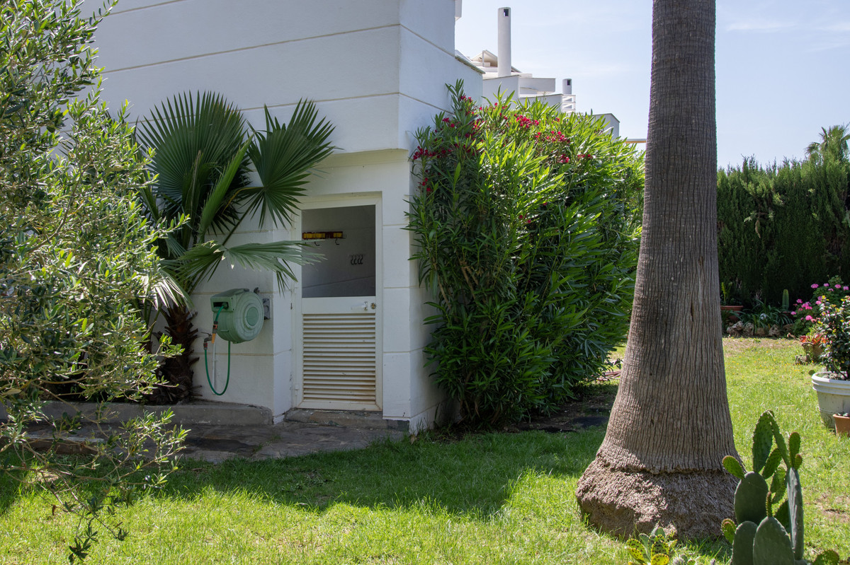 Se vende Pareada de 4 dormitorios en Costa Del Sol, Málaga, España