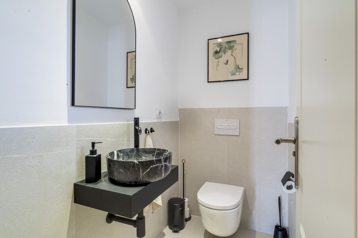 3 Bed Apartment for sale in The Golden Mile Costa Del Sol, Málaga, Spain