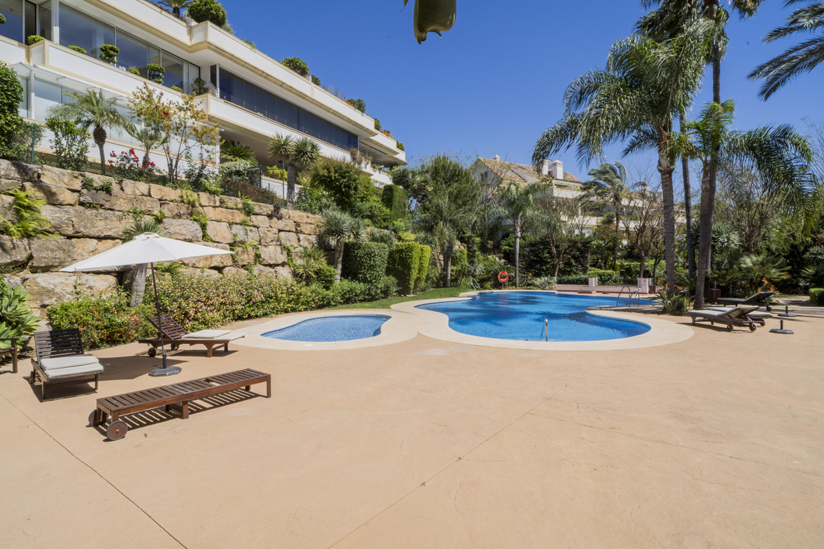 3 Bed Apartment for sale in The Golden Mile Costa Del Sol, Málaga, Spain