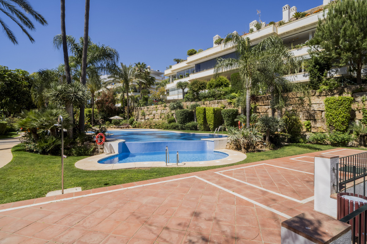 3 Bed Apartment for sale in The Golden Mile Costa Del Sol, Málaga, Spain