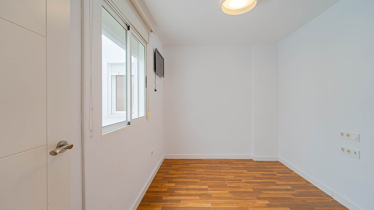 Se vende Apartamento Planta Media de 2 dormitorios en Costa Blanca, Alicante, España