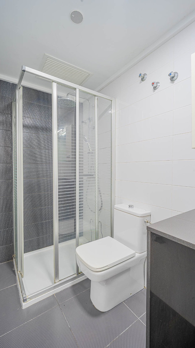 Se vende Apartamento Planta Media de 2 dormitorios en Costa Blanca, Alicante, España