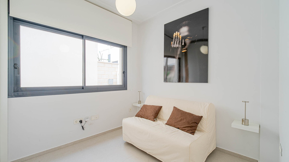 Se vende Villa - Chalet de 4 dormitorios en Costa Blanca, Alicante, España