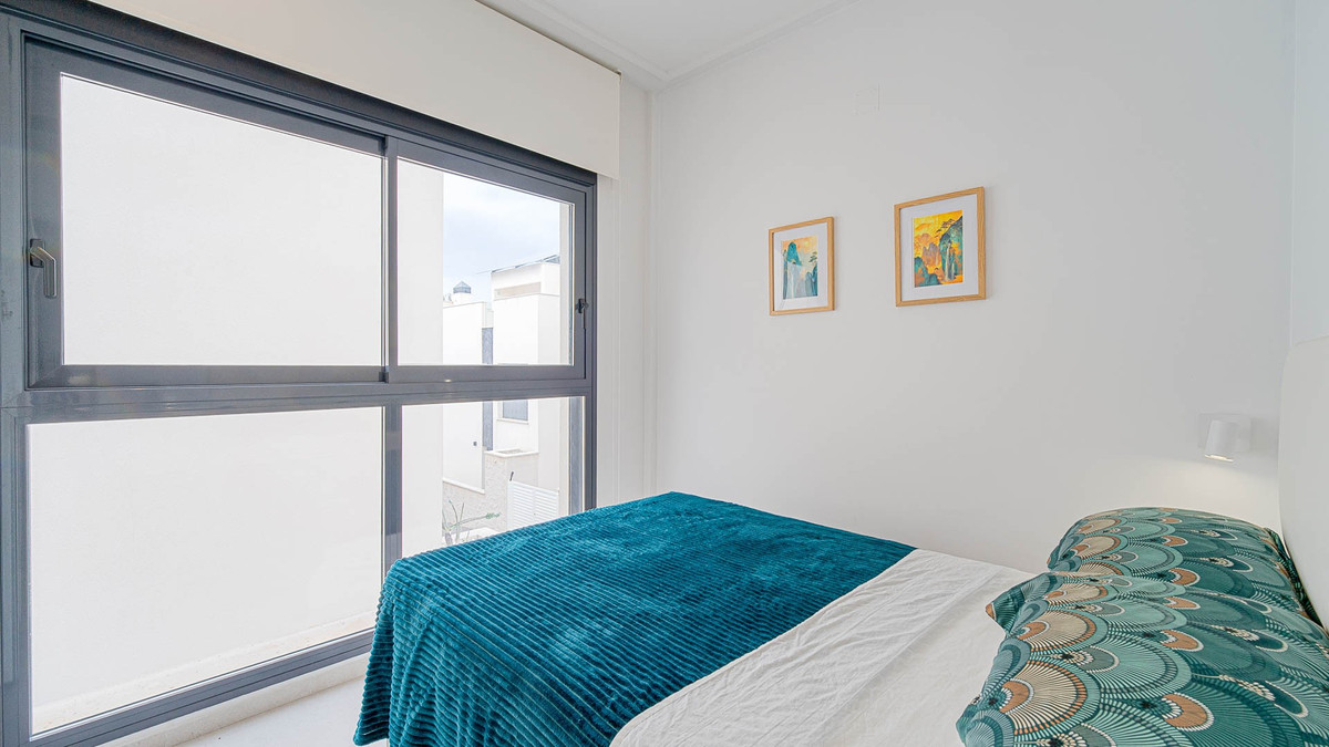 Se vende Villa - Chalet de 4 dormitorios en Costa Blanca, Alicante, España