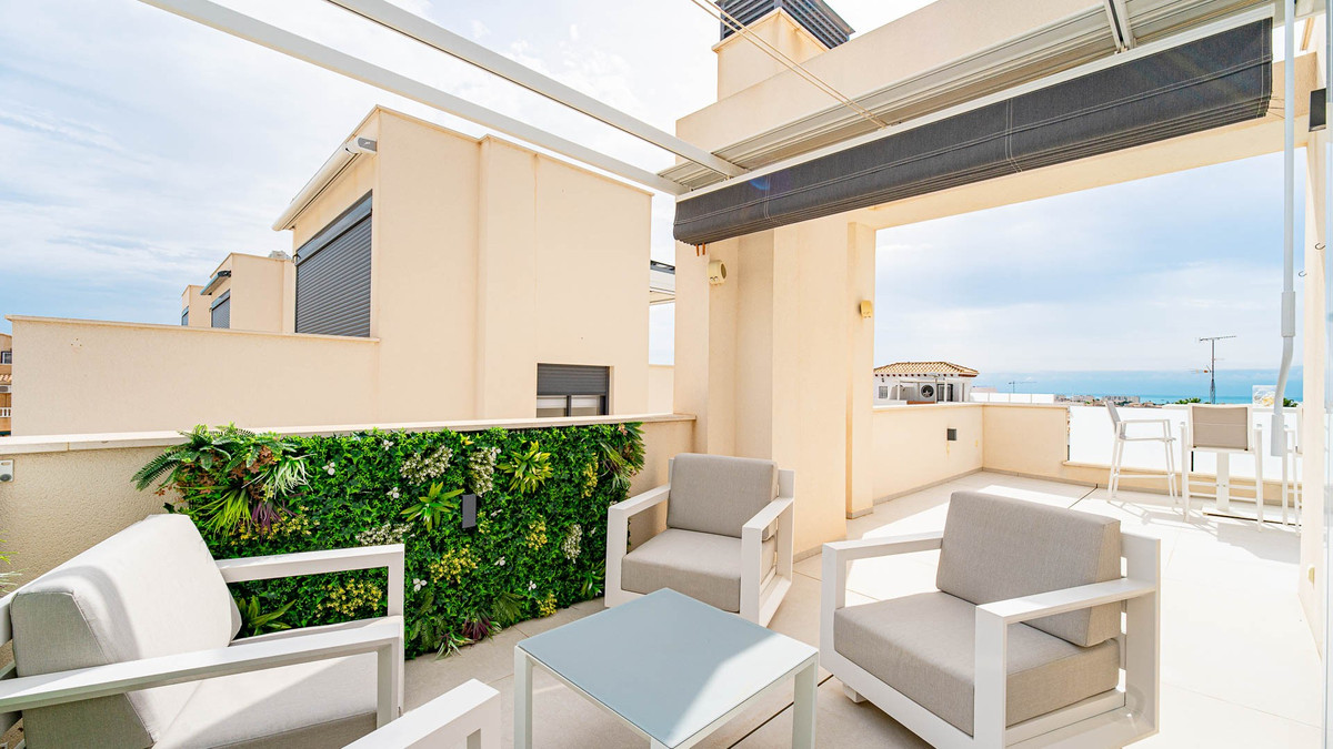 Se vende Villa - Chalet de 4 dormitorios en Costa Blanca, Alicante, España