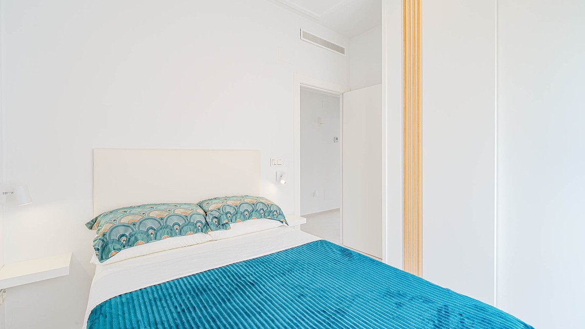 Se vende Villa - Chalet de 4 dormitorios en Costa Blanca, Alicante, España