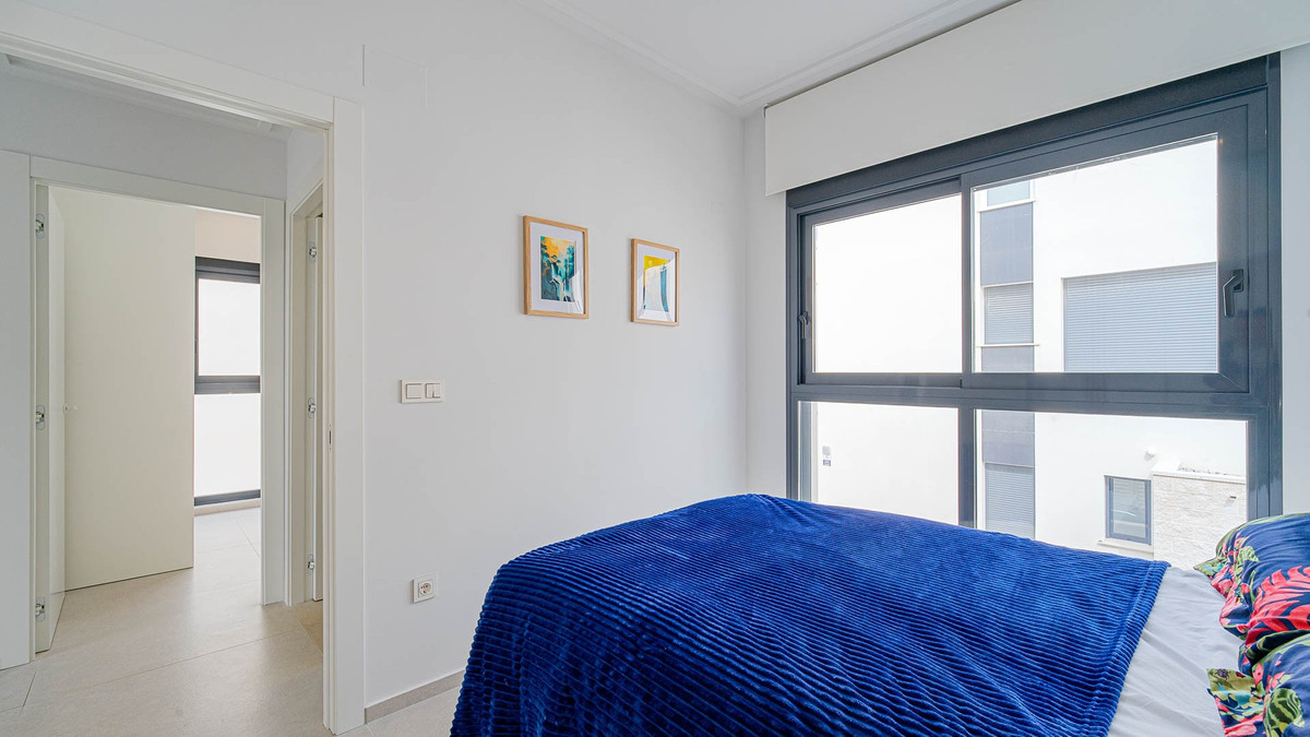 Se vende Villa - Chalet de 4 dormitorios en Costa Blanca, Alicante, España