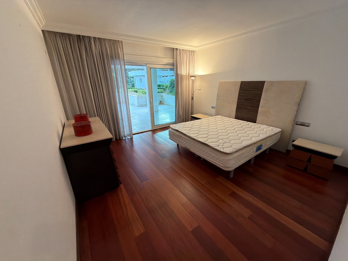 3 Bed Apartment for sale in Puerto Banús Costa Del Sol, Málaga, Spain