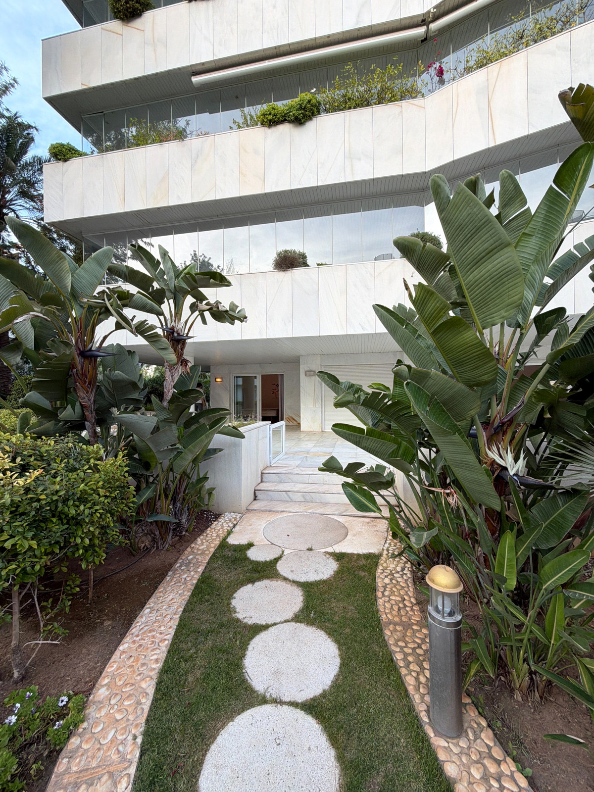 3 Bed Apartment for sale in Puerto Banús Costa Del Sol, Málaga, Spain