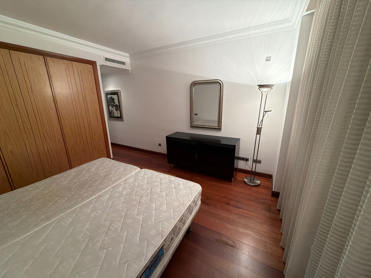 3 Bed Apartment for sale in Puerto Banús Costa Del Sol, Málaga, Spain