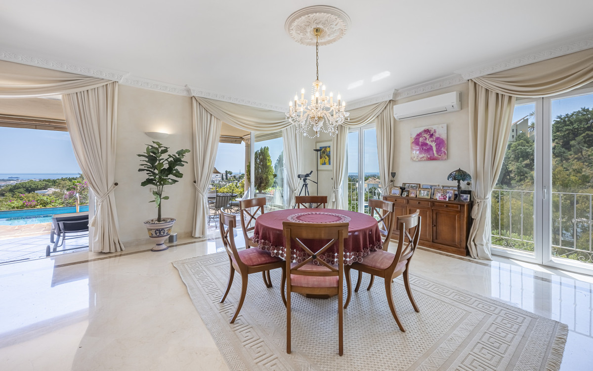 Se vende Villa - Chalet de 6 dormitorios en Costa Del Sol, Málaga, España