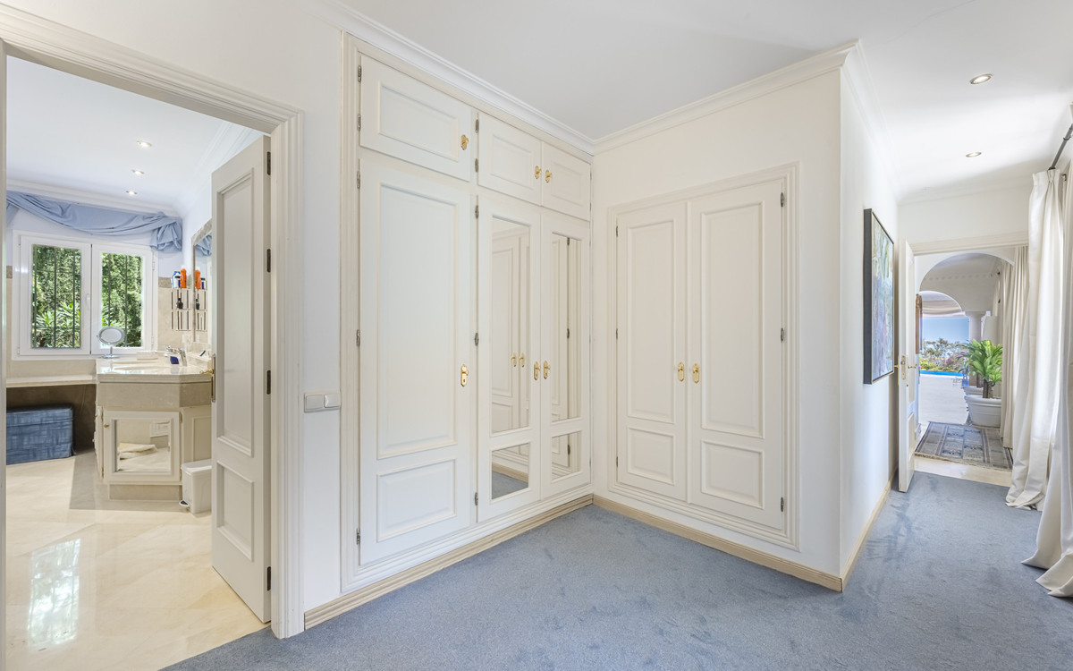 Se vende Villa - Chalet de 6 dormitorios en Costa Del Sol, Málaga, España
