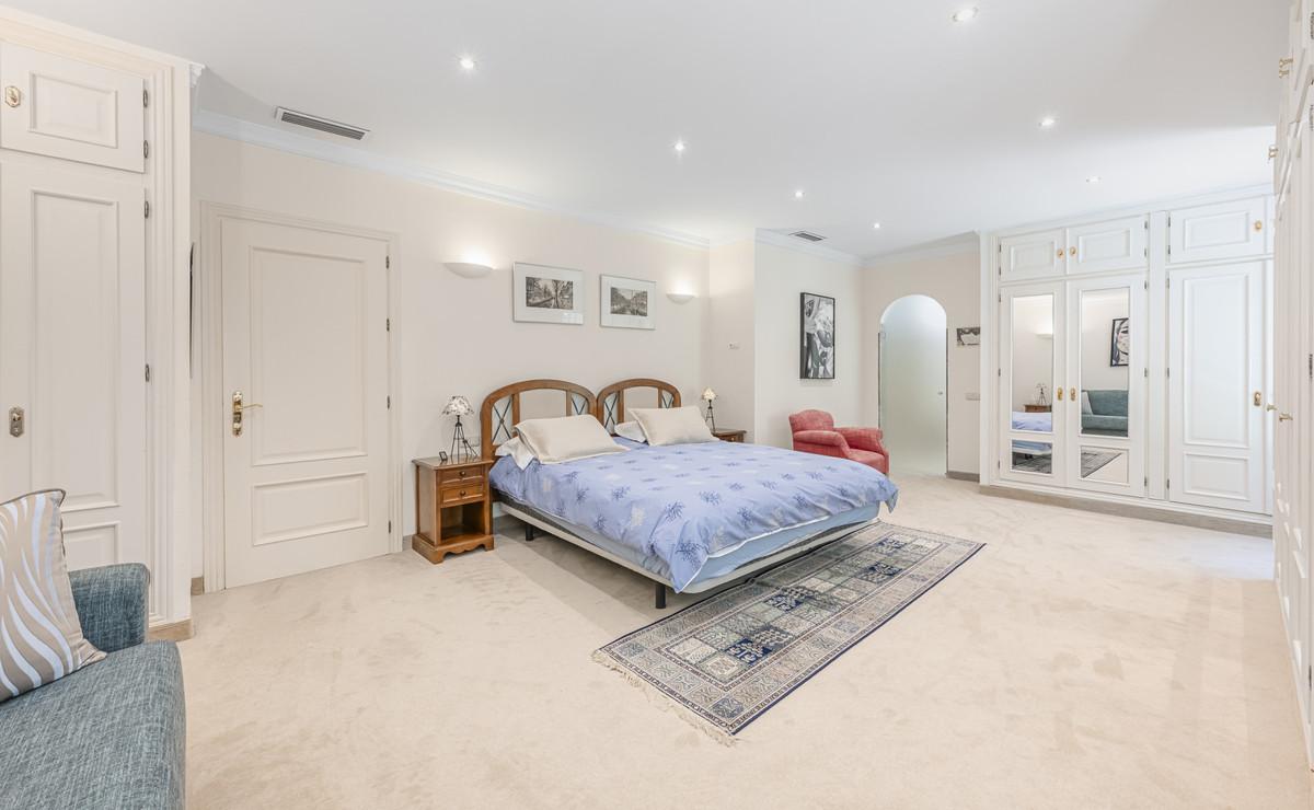 Se vende Villa - Chalet de 6 dormitorios en Costa Del Sol, Málaga, España