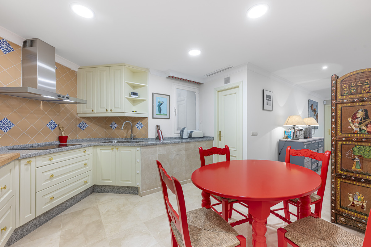 Se vende Villa - Chalet de 6 dormitorios en Costa Del Sol, Málaga, España