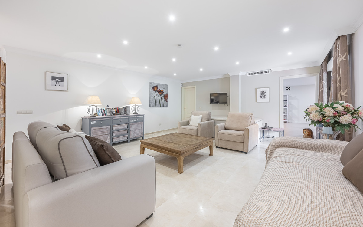 Se vende Villa - Chalet de 6 dormitorios en Costa Del Sol, Málaga, España