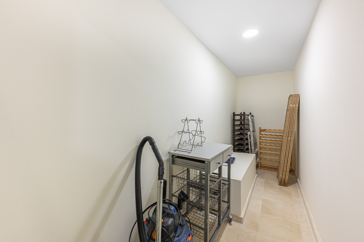 Se vende Villa - Chalet de 6 dormitorios en Costa Del Sol, Málaga, España