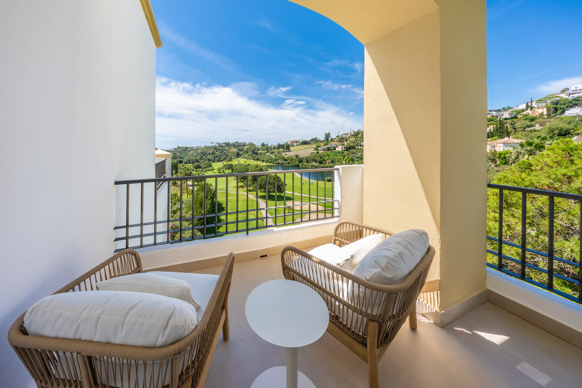 3 Bed Apartment for sale in Los Arqueros Costa Del Sol, Málaga, Spain