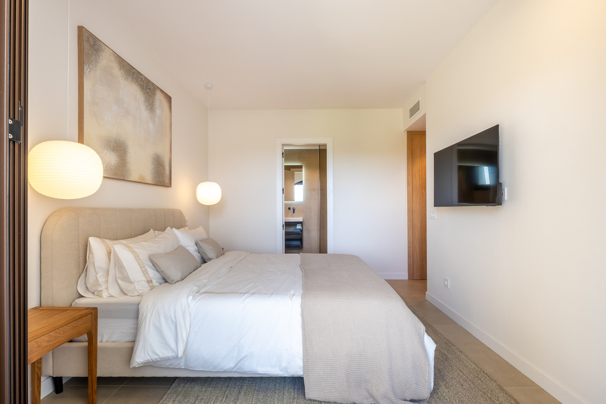 3 Bed Apartment for sale in Los Arqueros Costa Del Sol, Málaga, Spain