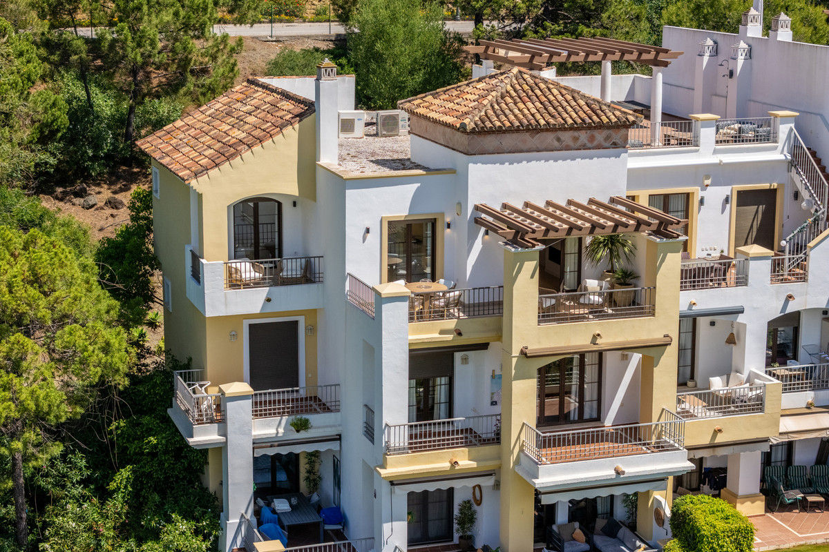3 Bed Apartment for sale in Los Arqueros Costa Del Sol, Málaga, Spain