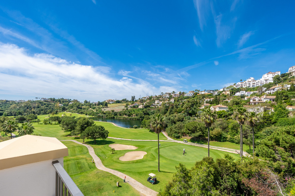 3 Bed Apartment for sale in Los Arqueros Costa Del Sol, Málaga, Spain