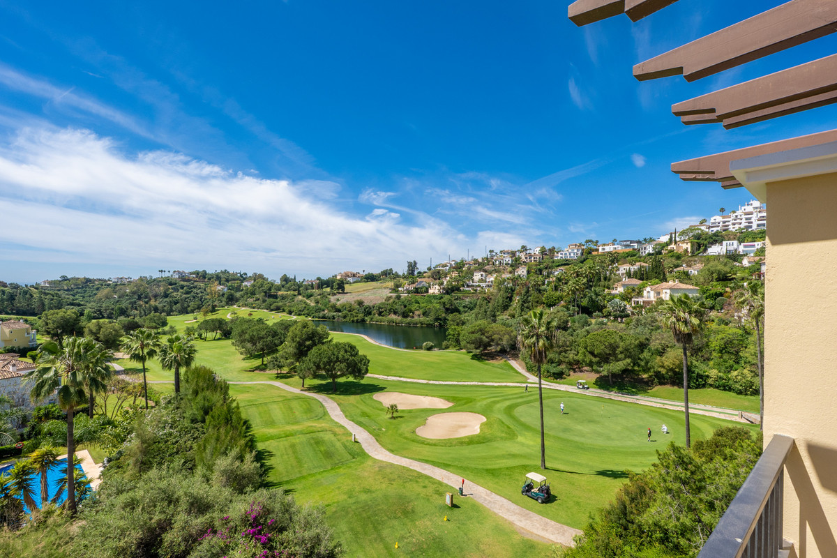 3 Bed Apartment for sale in Los Arqueros Costa Del Sol, Málaga, Spain