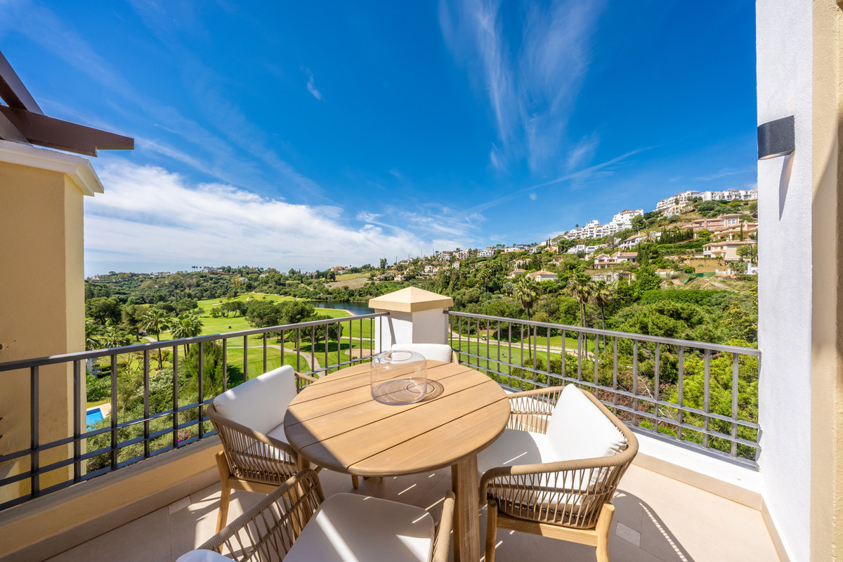 3 Bed Apartment for sale in Los Arqueros Costa Del Sol, Málaga, Spain