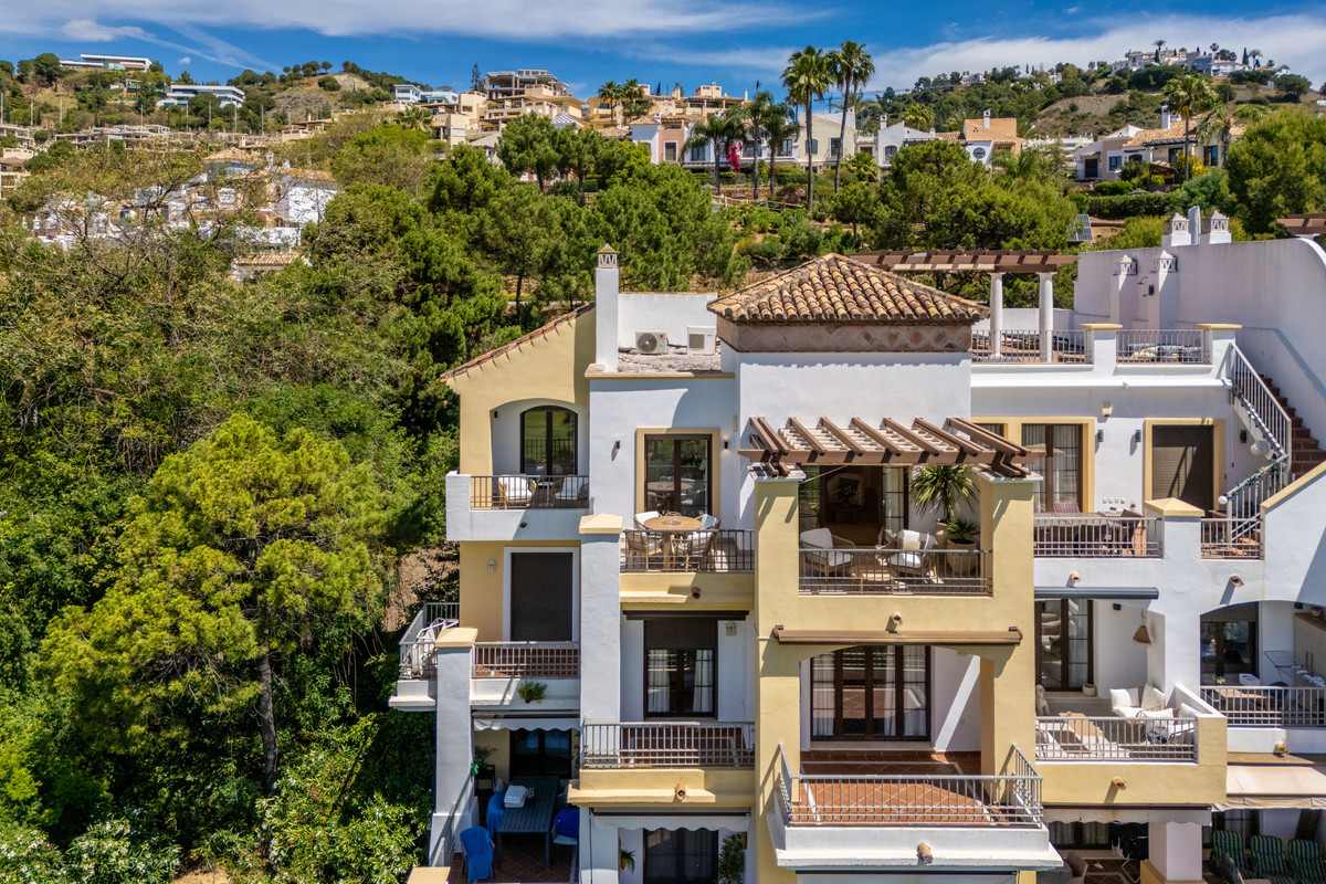 3 Bed Apartment for sale in Los Arqueros Costa Del Sol, Málaga, Spain