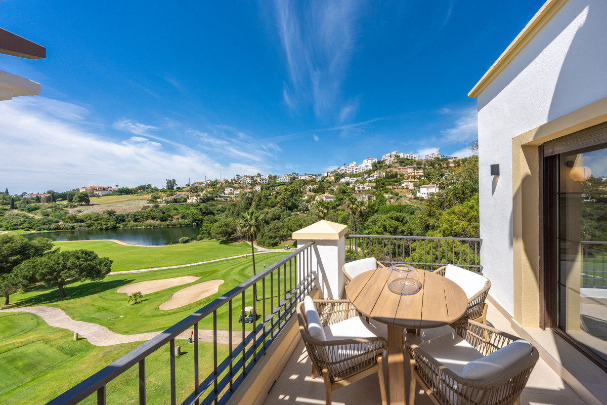 3 Bed Apartment for sale in Los Arqueros Costa Del Sol, Málaga, Spain