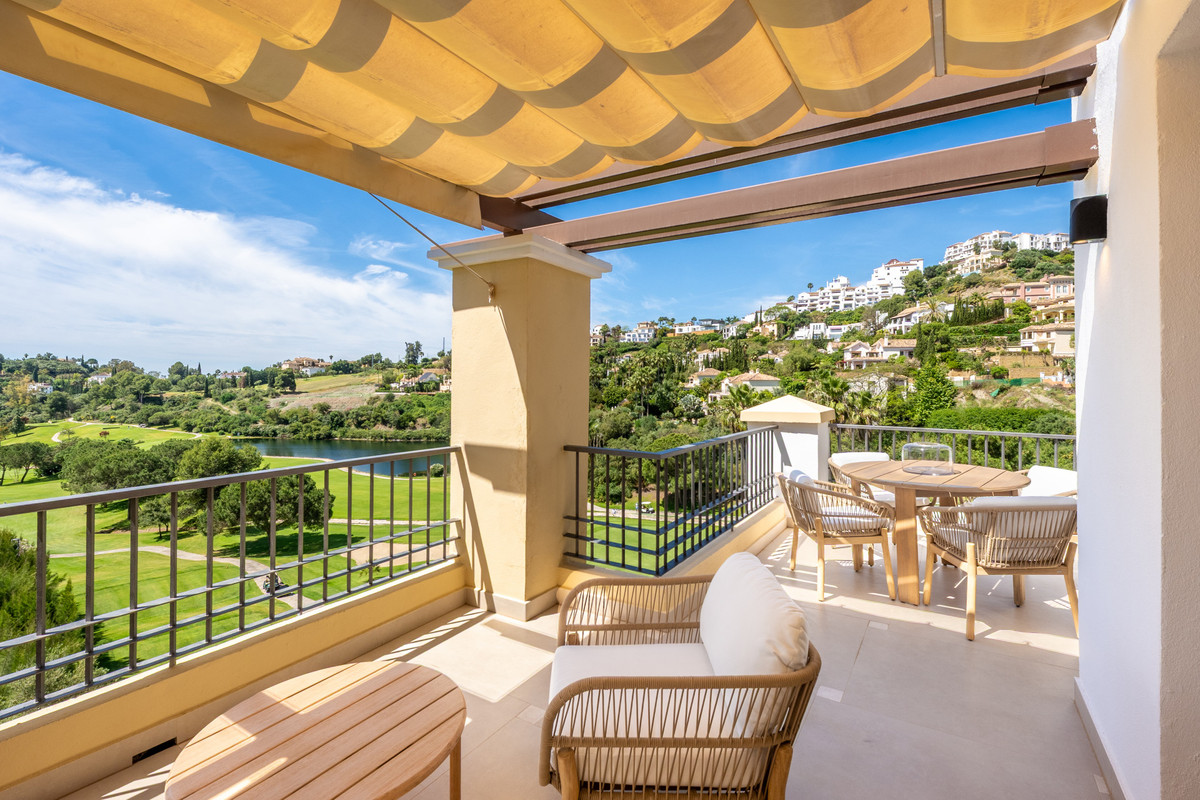 3 Bed Apartment for sale in Los Arqueros Costa Del Sol, Málaga, Spain