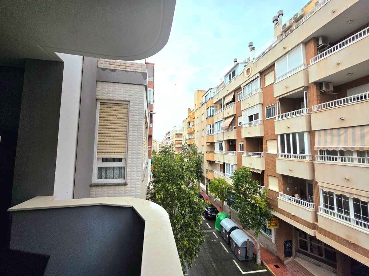 Se vende Apartamento Planta Media de 2 dormitorios en Costa Blanca, Alicante, España
