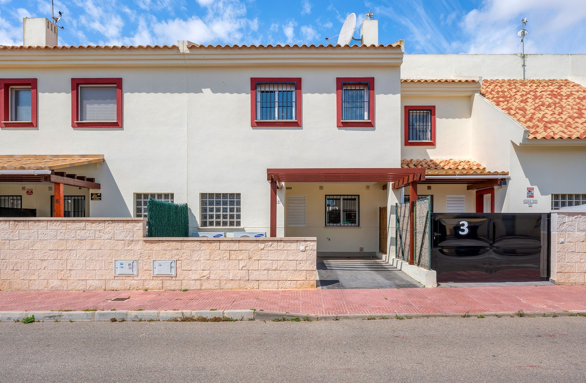Se vende Adosada de 3 dormitorios en Costa Blanca, Alicante, España