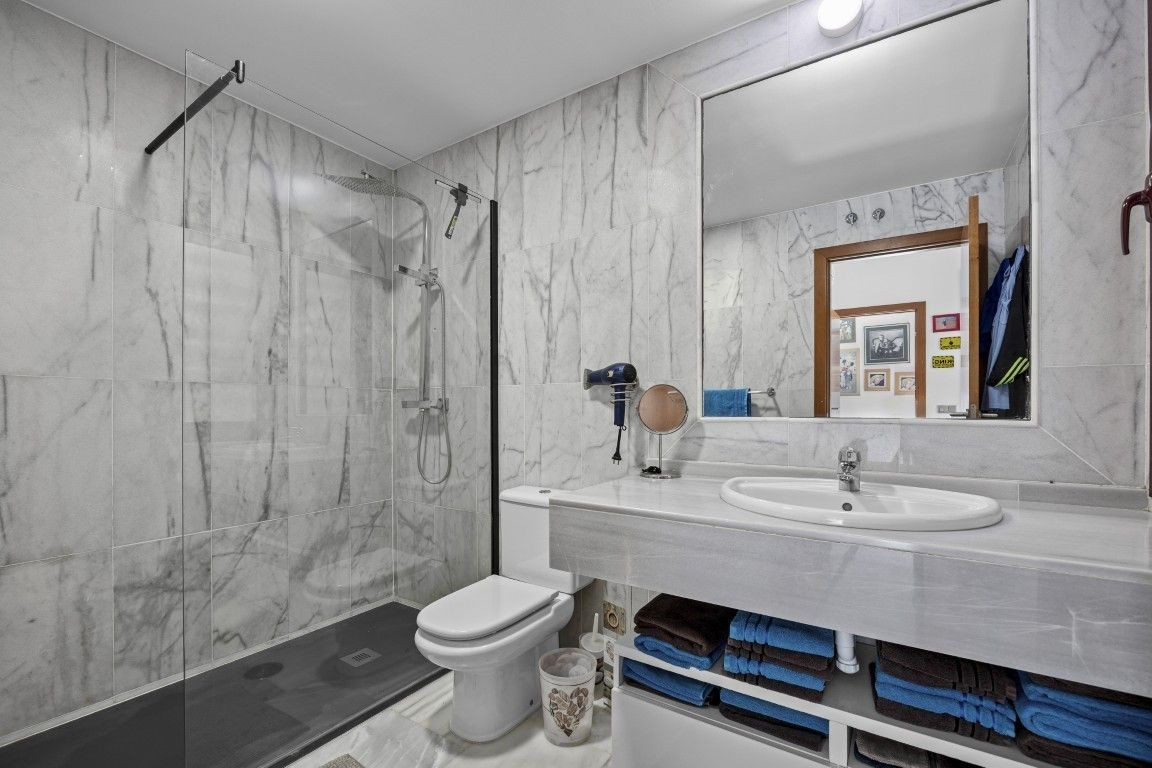Se vende Villa - Chalet de 3 dormitorios en Costa Del Sol, Málaga, España
