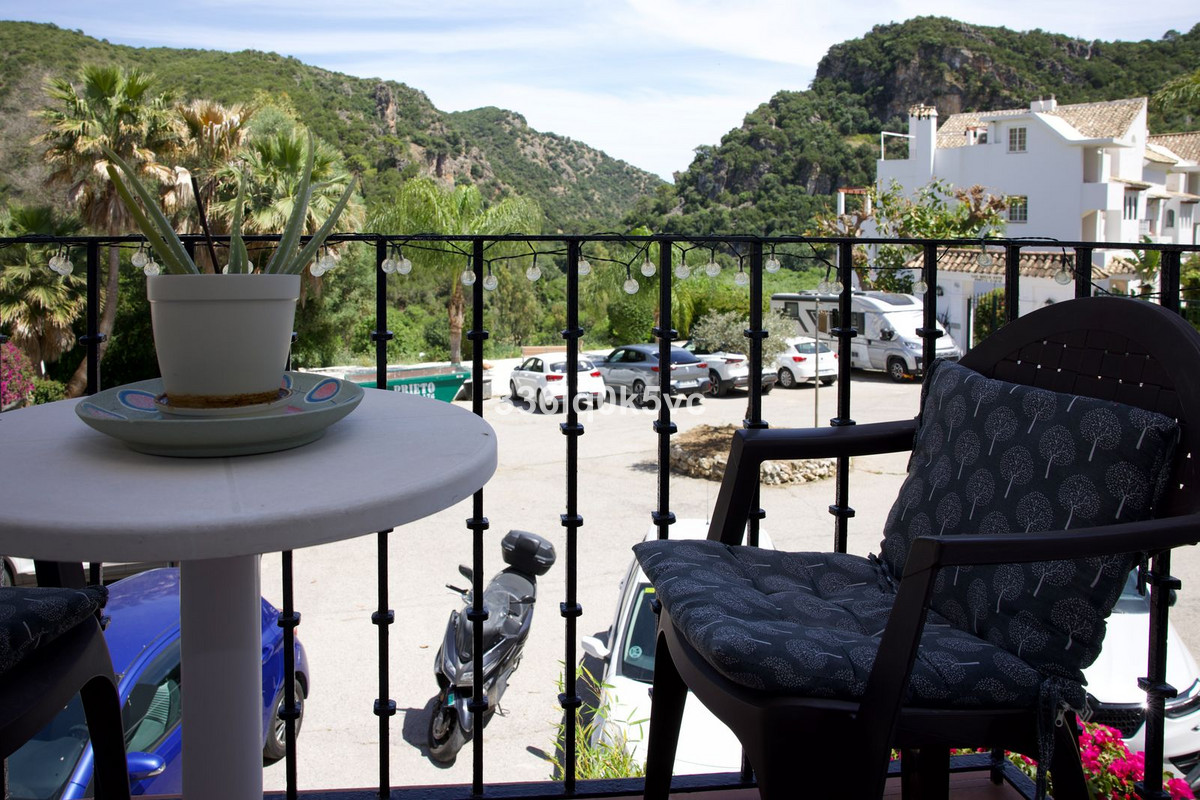 3 Bed Apartment for sale in Benahavís Costa Del Sol, Málaga, Spain